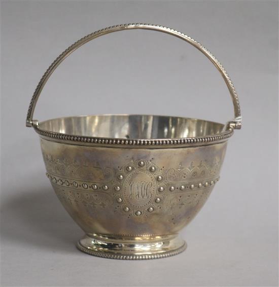 A Victorian silver sugar basket, by Thomas Bradbury & Sons, London, 1868, 7.5 oz.